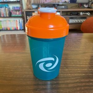 Gfuel Dolphins shaker